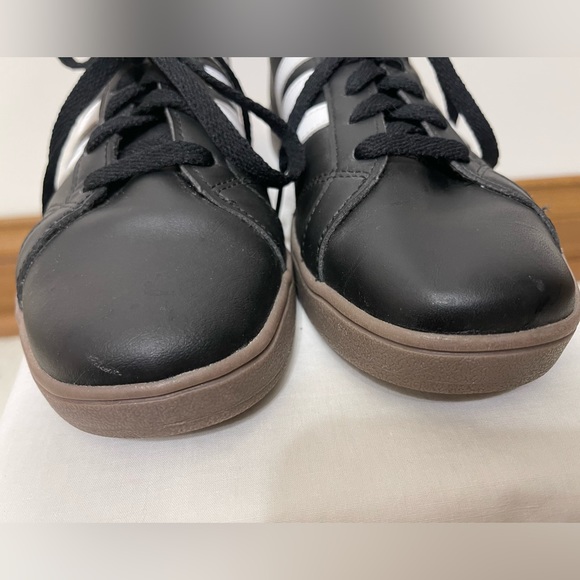 Adidas, size 6, black with brown bottoms - Picture 3 of 4